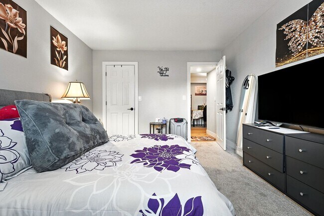 Building Photo - Beautifully Updated 1 Bed, 1 Bath Rental - Modern Comfort Meets Style!