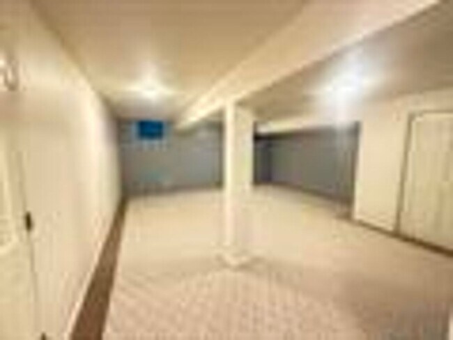 Building Photo - One of a kind 3 Bedroom 4 Bathroom Home next to the Meadows Park in Dakota Dunes SD!