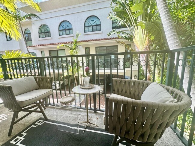 Building Photo - 1150 98th St