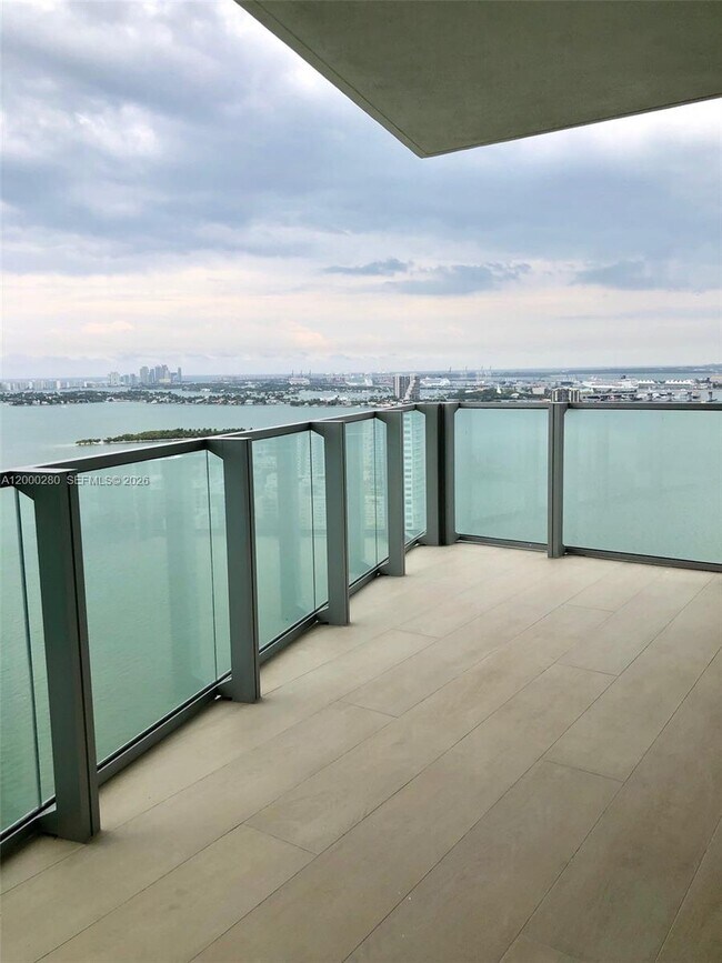 Building Photo - 2900 NE 7th Ave