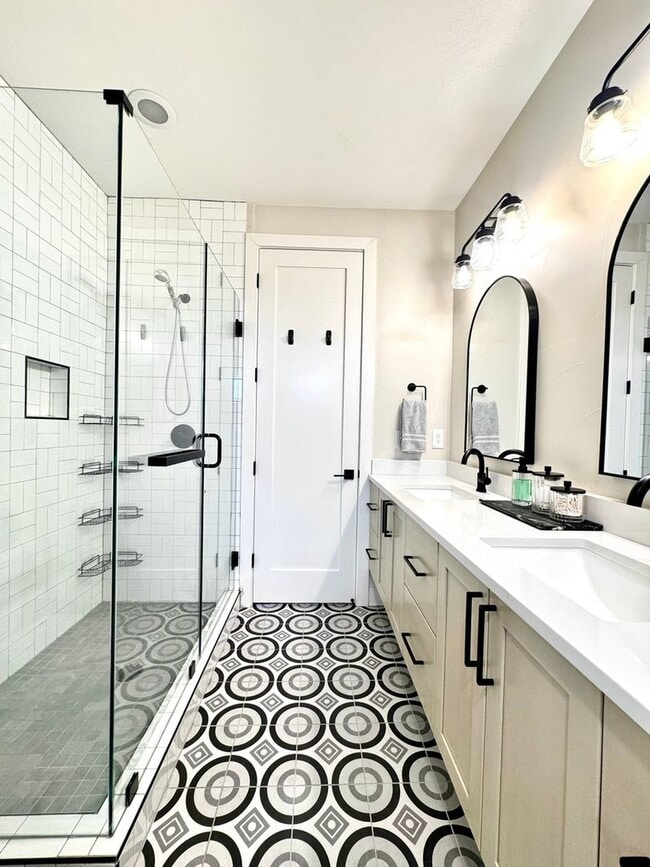 Building Photo - 1788 W 32nd Ave