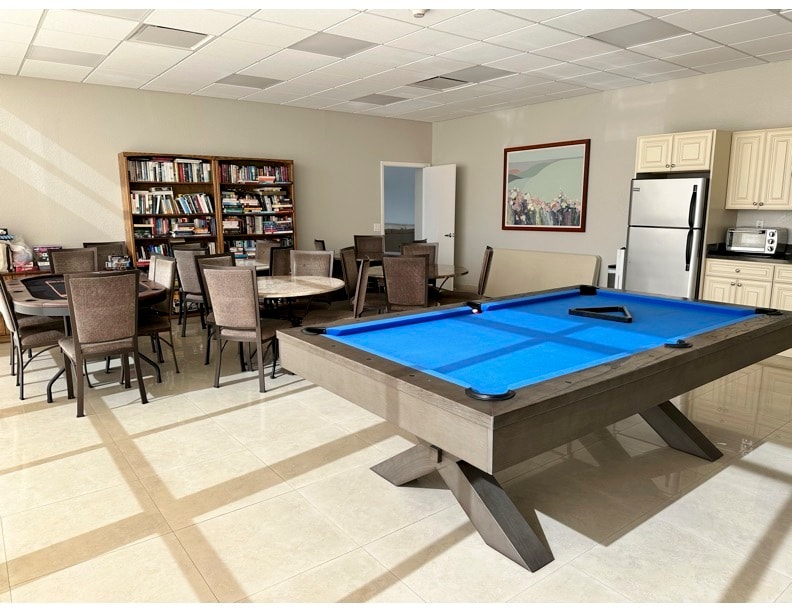 Game Room - 521 N Riverside Dr