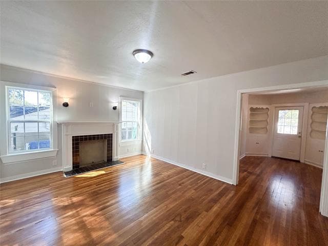 Building Photo - 608 W Lake St