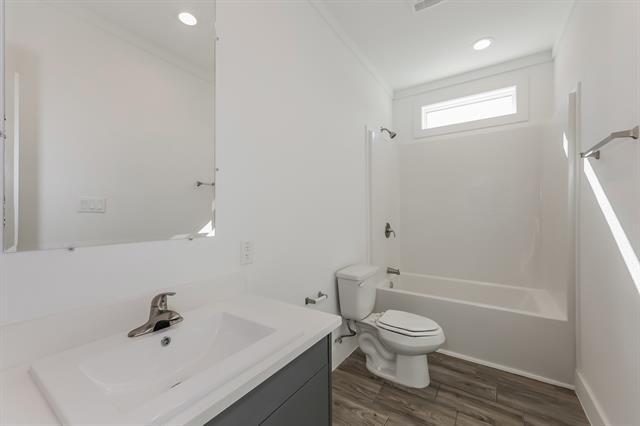 Building Photo - 1601 Daniel Dr