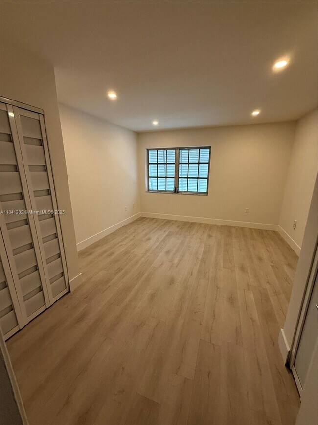 Building Photo - 1150 Madruga Ave
