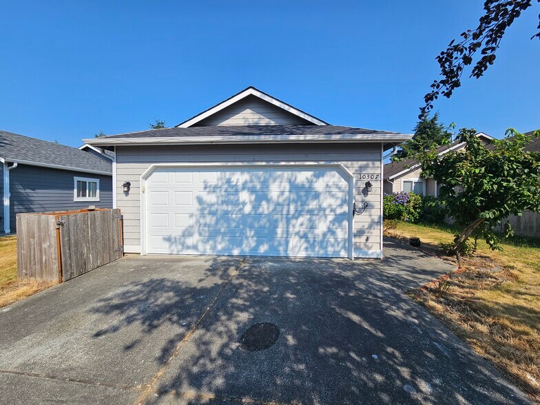 Building Photo - 10307 59th Dr NE