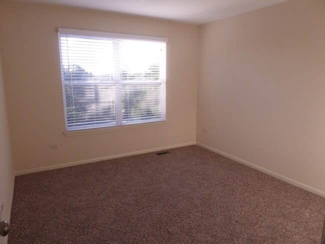 Building Photo - 380 Littleton Trail