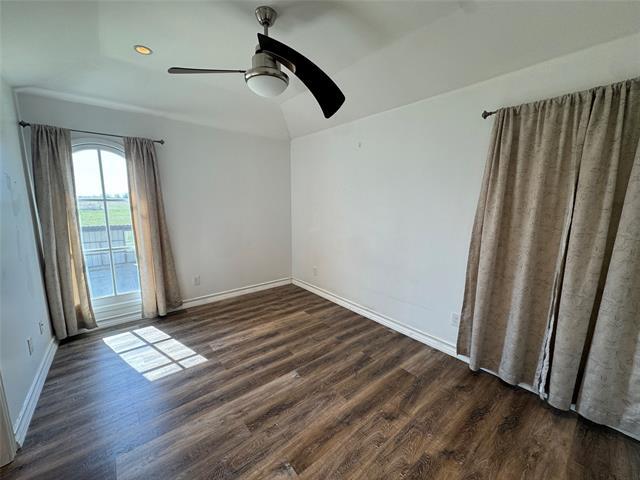 Building Photo - 5016 I-35