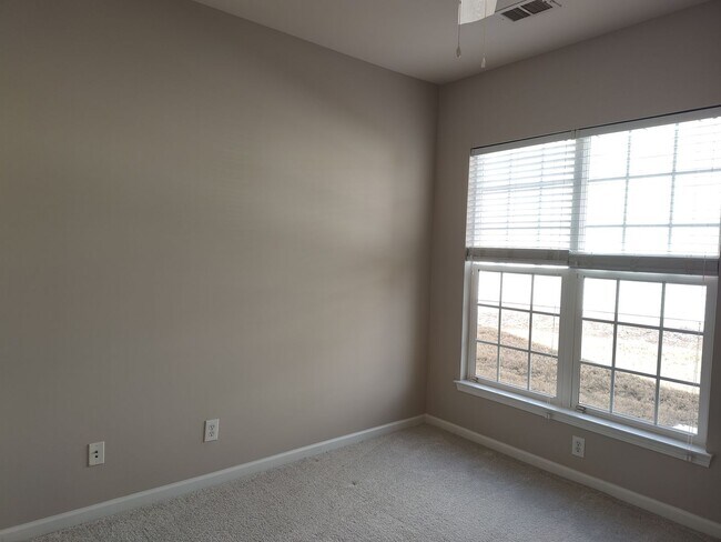 Building Photo - 55 + Senior Community Ranch Style Home  Located in the Exclusive Resort-Style Community of Sun Ci...