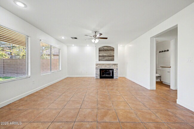 Building Photo - 7456 W Aurora Dr