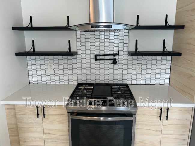 Building Photo - 5724 Callister Ave