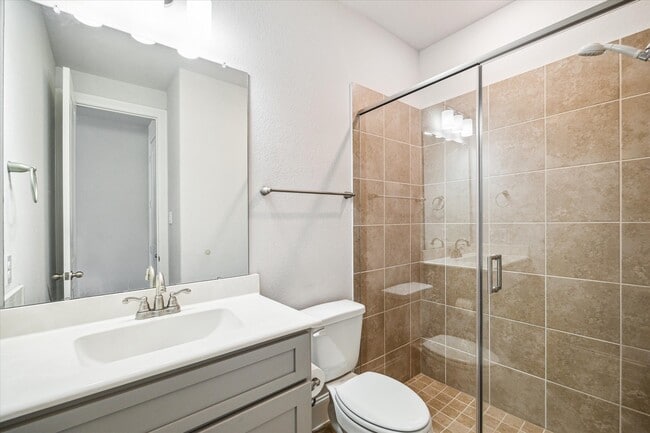 Building Photo - 10014 Serenity Grv Dr