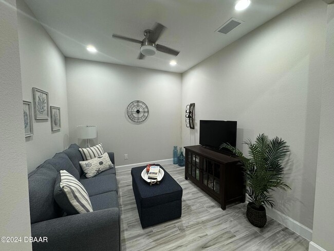 Building Photo - 903 Coral Reef Way