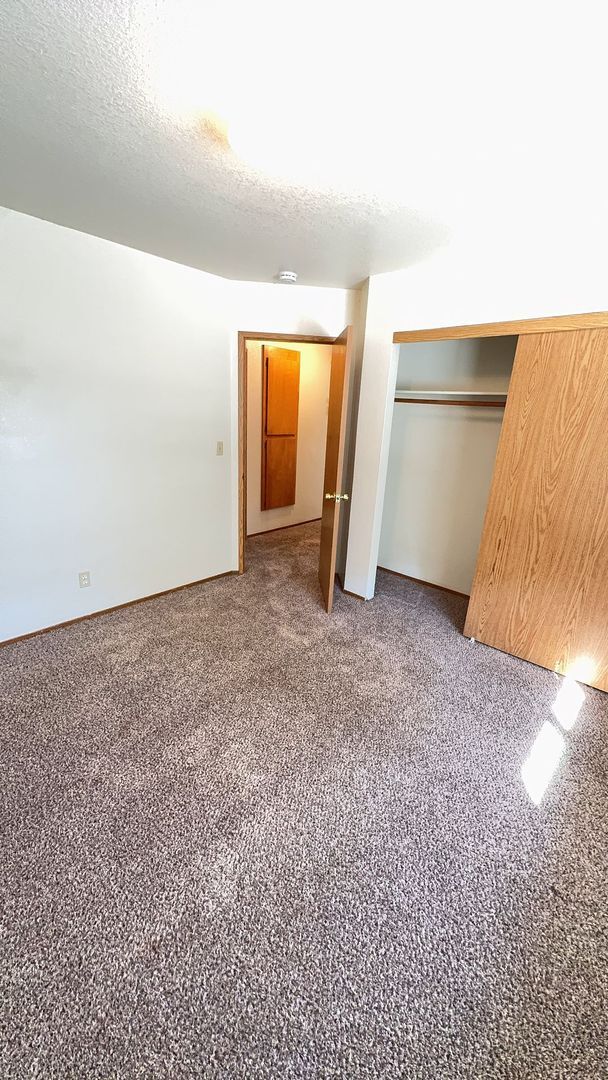 Building Photo - west2903