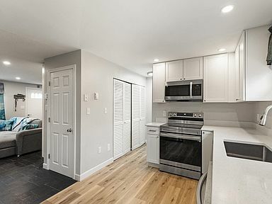 Building Photo - 11 Railroad Ave