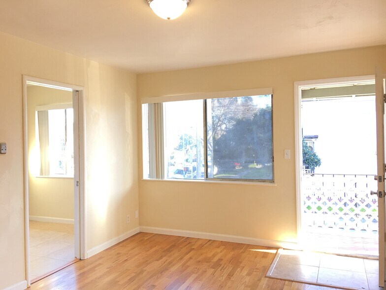 Living Room - 91 Virginia E St