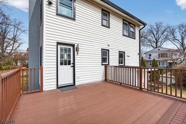 Building Photo - 21 Lombardy Pl