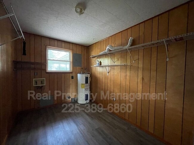 Building Photo - 18322 Eldon St