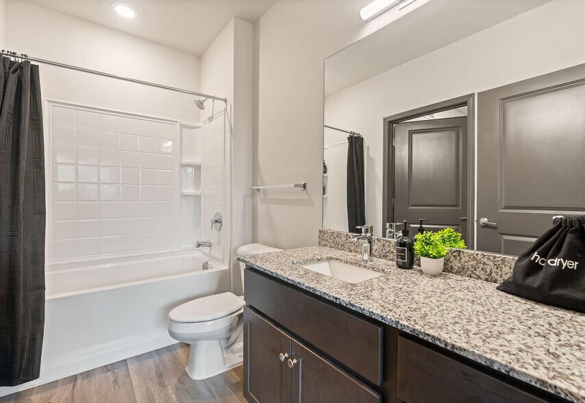 Building Photo - 1540 Dunn Rd