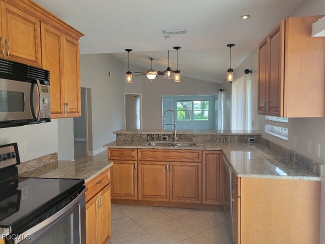 Building Photo - 14807 Crooked Pond Ct