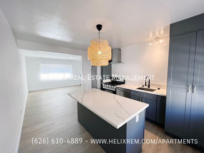 Building Photo - 521 Live Oak Ave