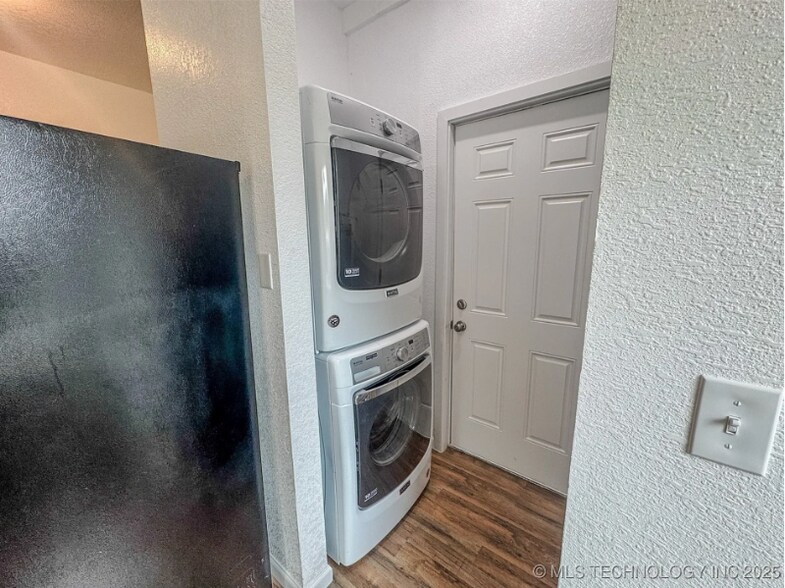 Building Photo - 918 Coy Ave