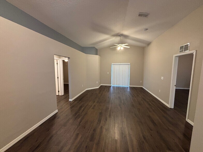 Main Living Room View from Entrance - 2302 Northern Leaf St