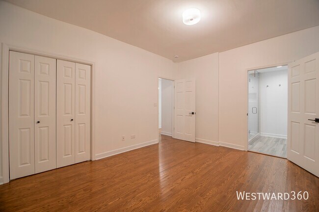 Building Photo - 2221 W Charleston St