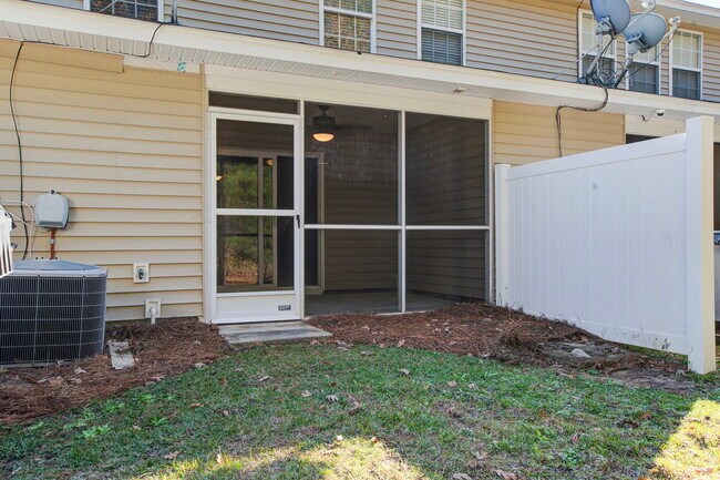 Building Photo - 8845 Gable St