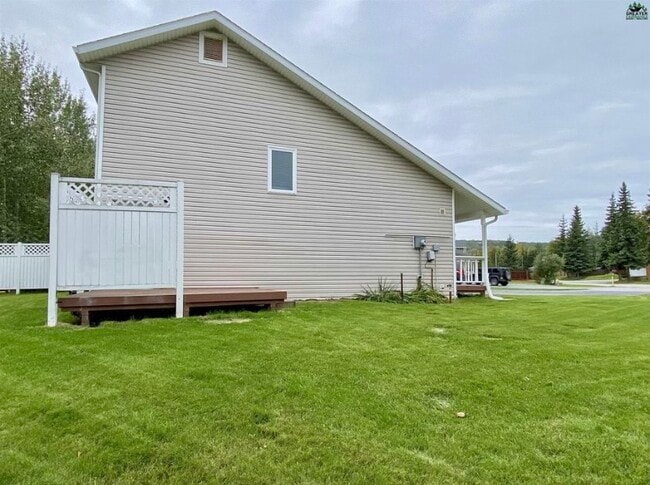 Building Photo - 1427 Garay St