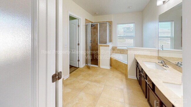 Building Photo - 630 Glendale Ln