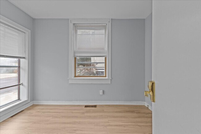 Building Photo - 79 Archibald St