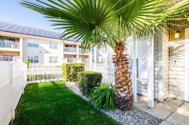 Building Photo - 3 Bedroom/2 Bath Townhome in Mill Creek - ...