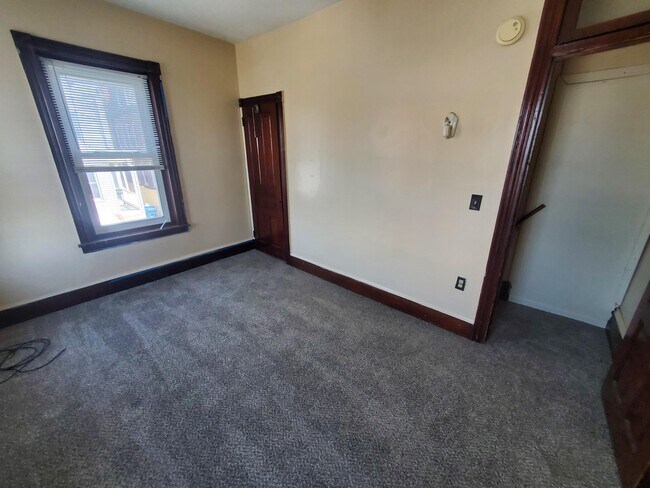 Building Photo - 638 2nd1