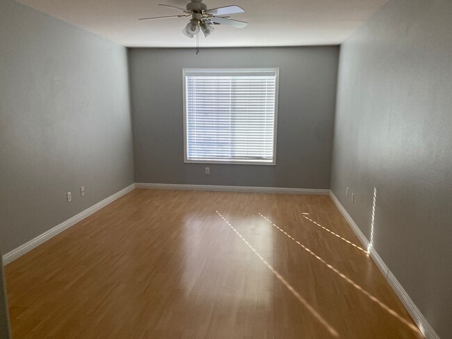 Building Photo - 2630 Heathrow St