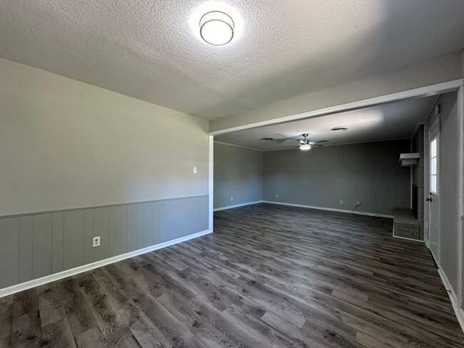 Building Photo - 5809 Enid St