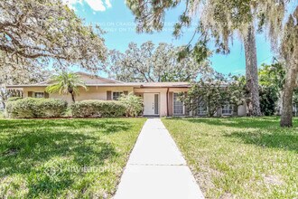 Building Photo - 10350 Bay Hills Dr