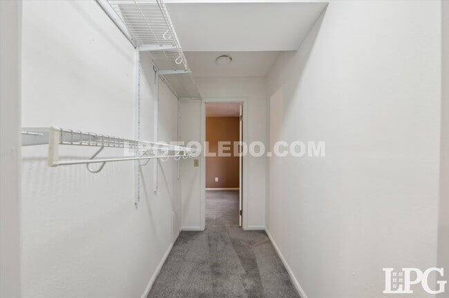 Building Photo - 7044 Springfield Dr