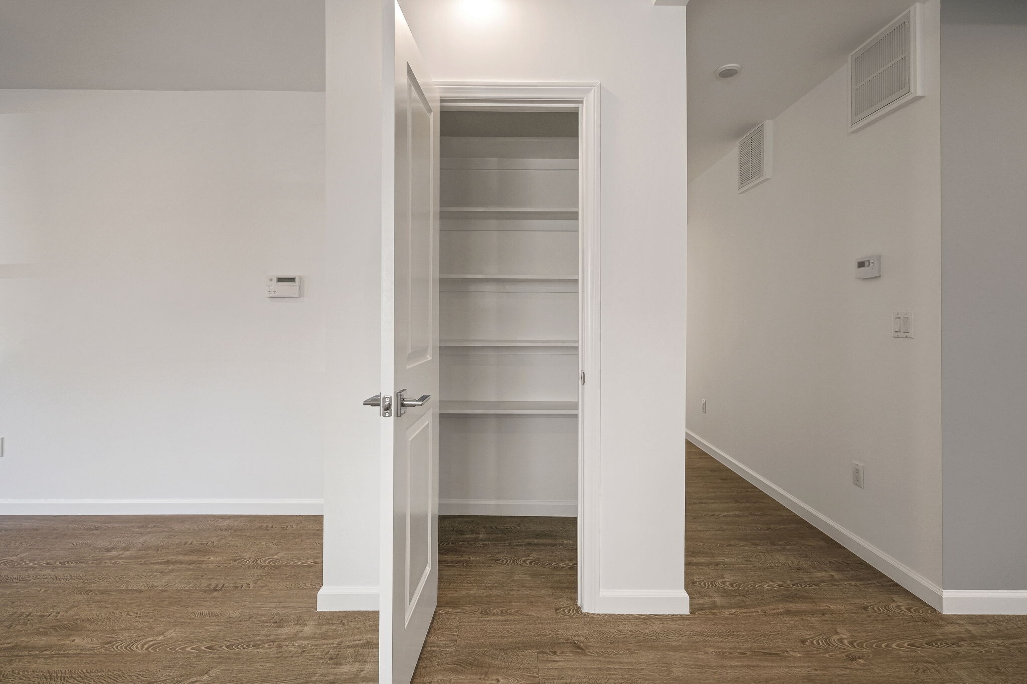 Building Photo - 1238 S Burnside Ave