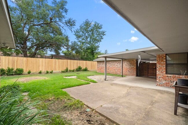 Building Photo - 10139 Knoboak Dr