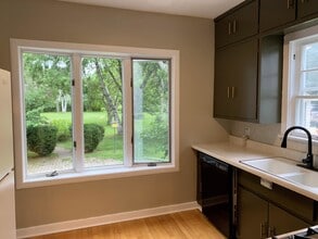 Building Photo - 1232 Porlier St