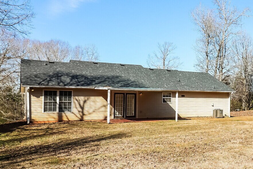 Building Photo - 110 Hunters Keep