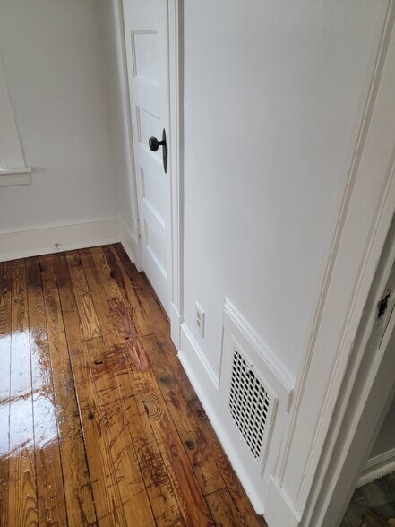 Building Photo - 110 S Burritt St