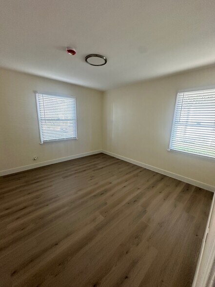 Building Photo - 15046 Dickens St