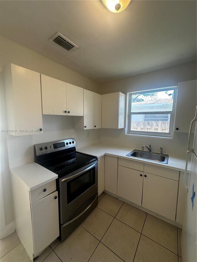 Building Photo - 237 NW 55th St