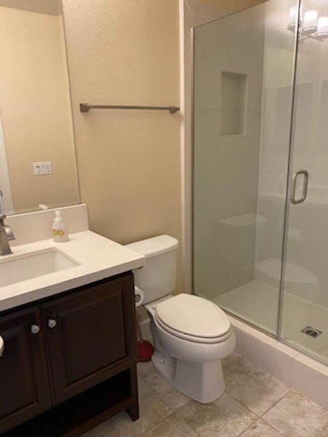 Building Photo - Beautiful 5 Bedroom Home for rent in Lopel...