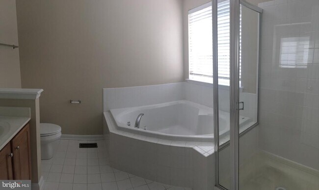 Building Photo - 155 Penns Manor Dr