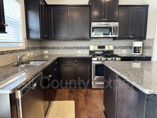 Building Photo - 6651 Rivergreen Rd