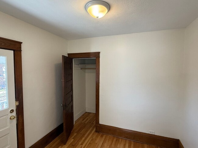 Building Photo - 3145 Pleasant Ave