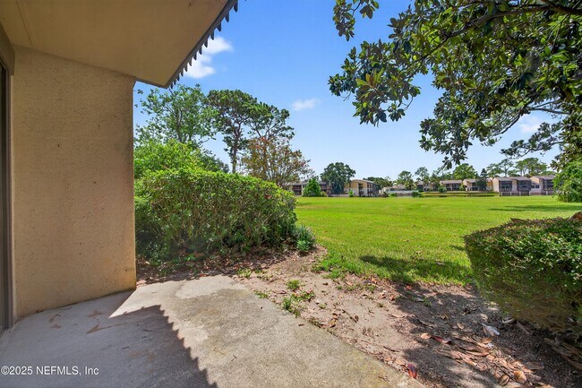 Building Photo - 7622 Las Palmas Way